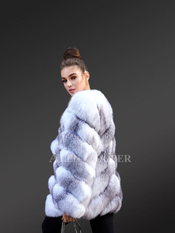 Women’s super stylish iconic 6 paragraph real fox fur winter coat new side view