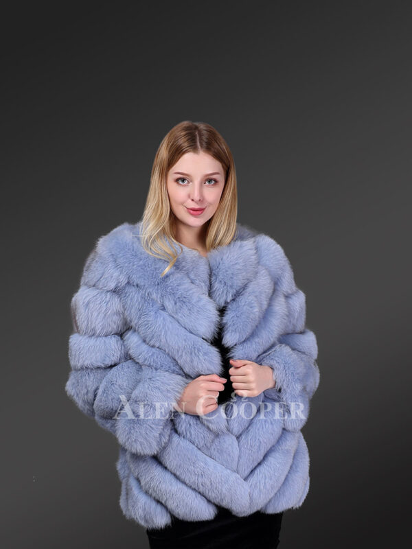 Women’s super stylish luxury real fur waistcoat in blue new