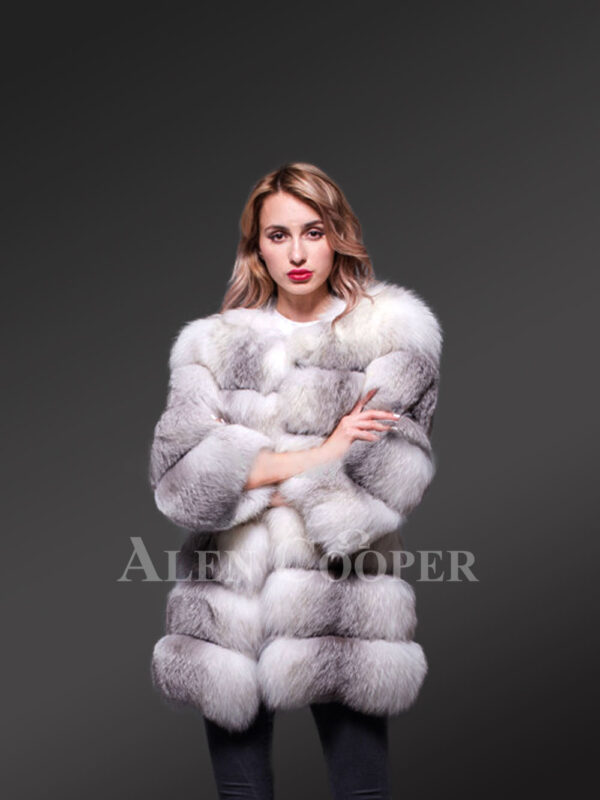 Women’s super stylish custom real fox fur paragraph winter coat in white-grey new