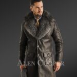 Classic cut shearling coat with chic merino fur collar for stylish men
