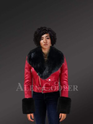Authentic leather jackets in burgundy with removable fur collar and handcuffs for women Model