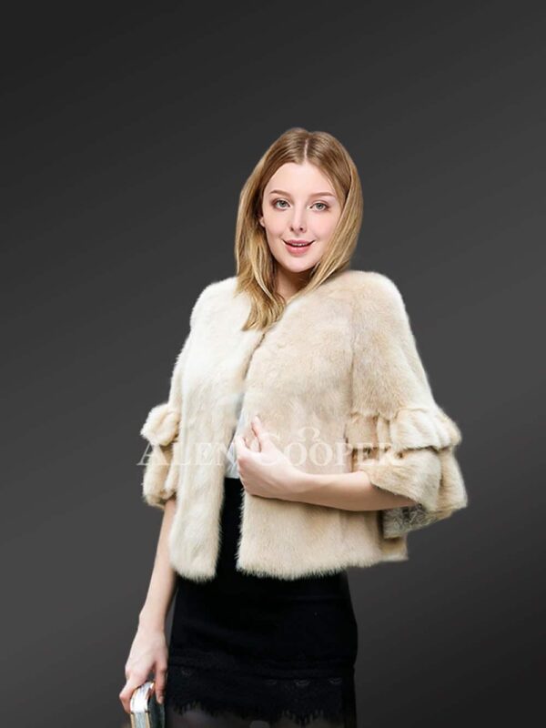 Genuine fur coats to make women more elegant in winter