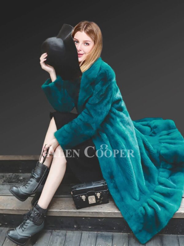 Women’s Appealing Winter Coat Made With Genuine Mink Fur