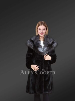 Women’s Mink Fur Coat With Silver Fox Fur Hood And Lapels