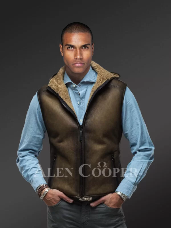 Men’s Short and Vintage Feel Double Face Shearling Winter Vest - Image 3