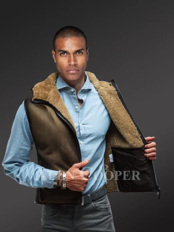 Men’s Short and Vintage Feel Double Face Shearling Winter Vest - Image 2
