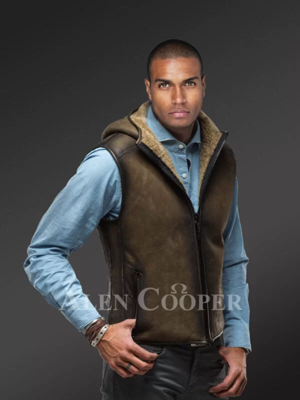 Men’s Short and Vintage Feel Double Face Shearling Winter Vest - Image 5