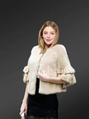 Genuine-fur-coats-to-make-women-more-elegant-in-winter