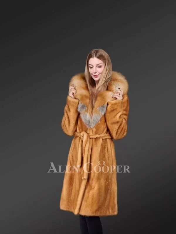An Elegant Quarter-Length Golden Mink Fur Coat with Red Fox Fur Trim Collar for Women - Image 4