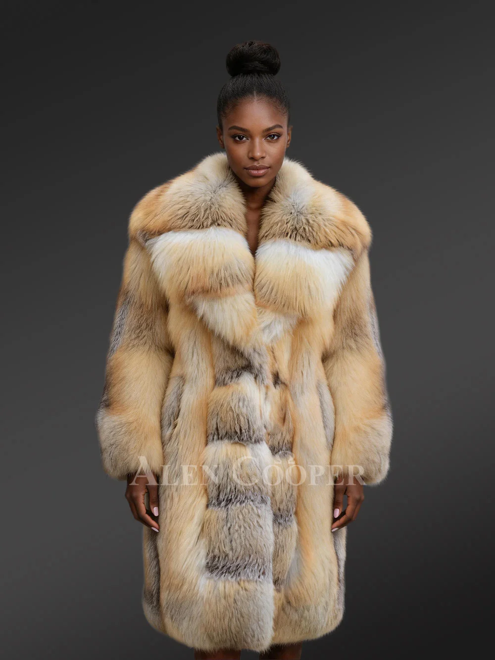 ＦＯＸＥＹ ベージュ ミンクファー付きロングコート Long fox fur coat for women in Alluring Dressy Style