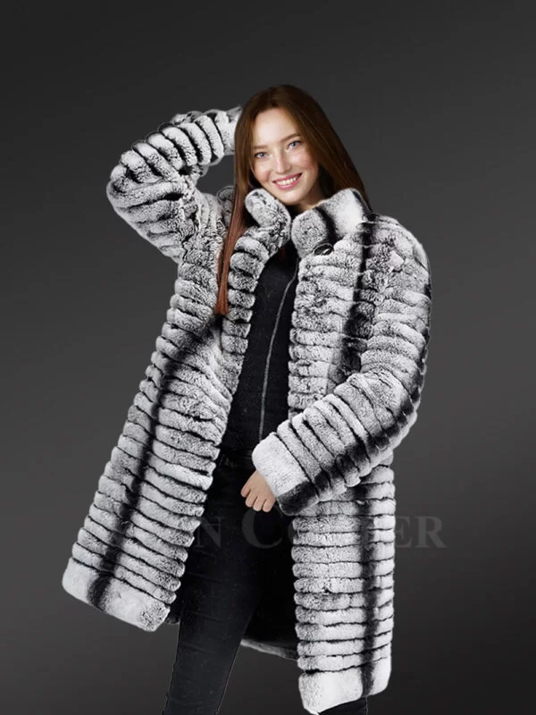 Highly Fashionable and Luxury Long Warm Winter Real Fur Coat for Women