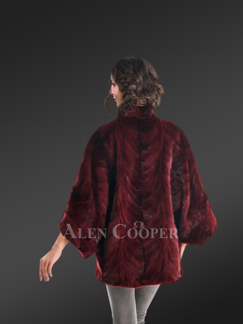 Mink Fur Coat for Women That Extends Just Below the Waist Is Opulent and Trendy - Image 3
