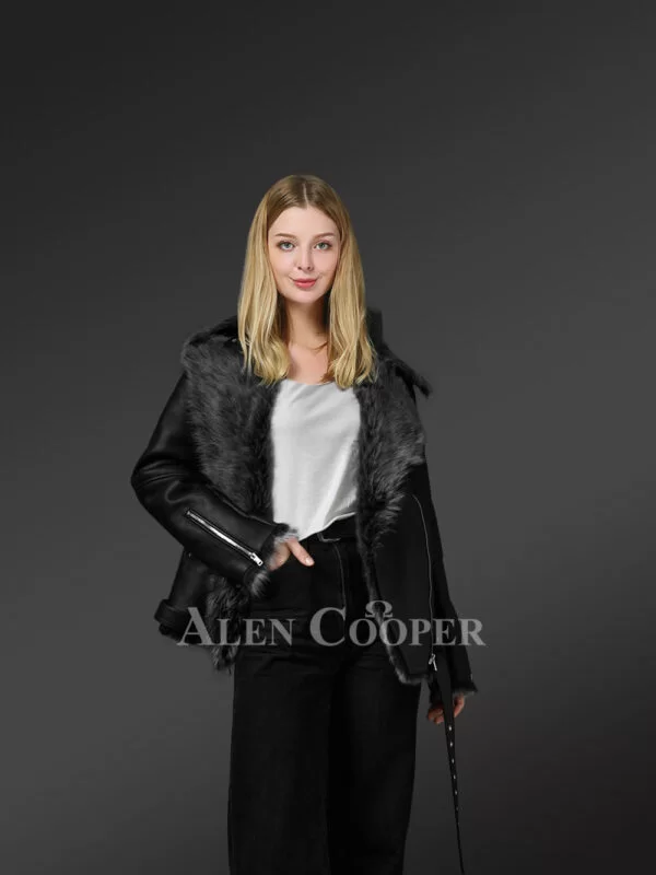 Toscana Shearling Jacket for Women in Black - Image 2
