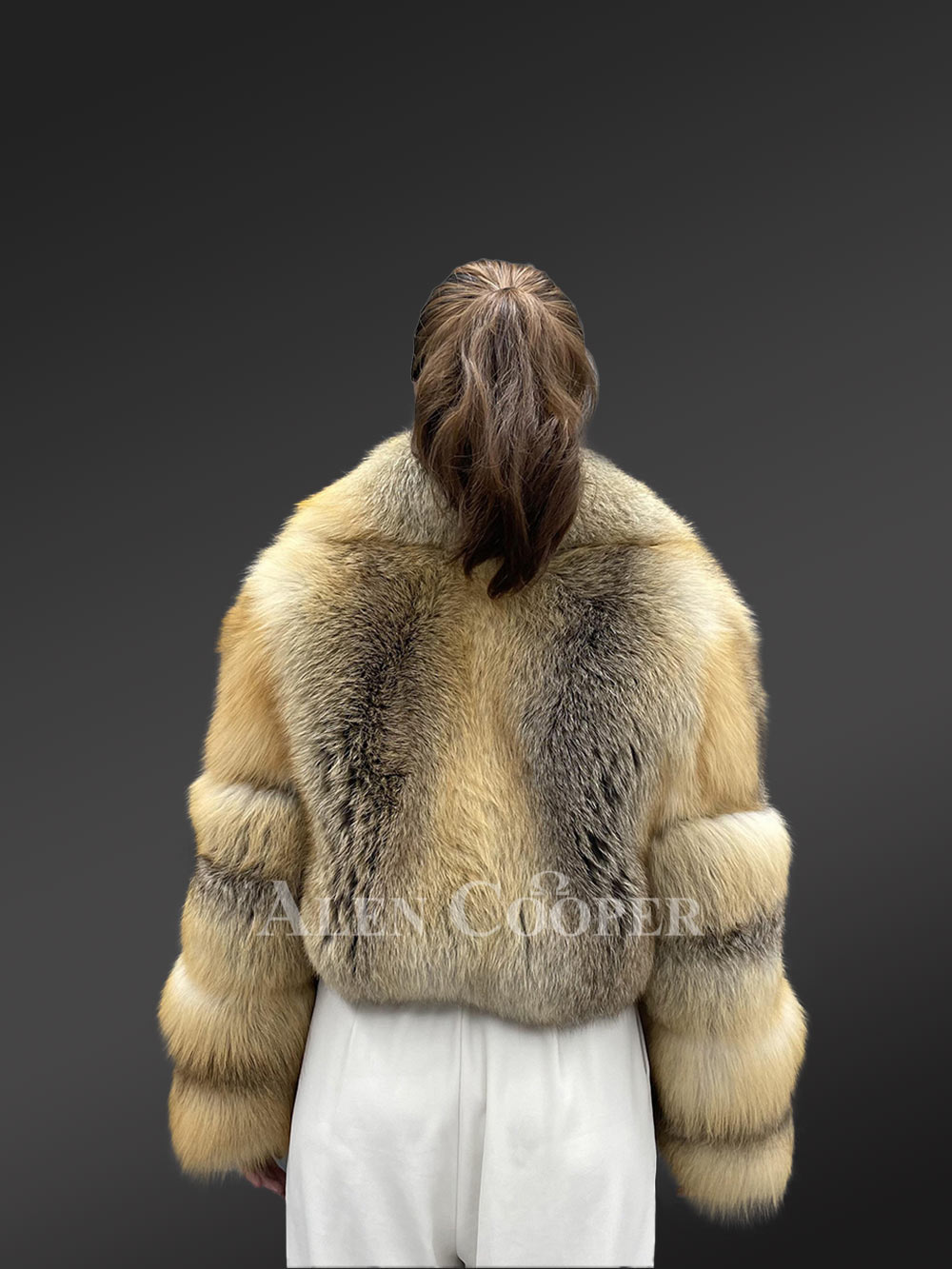 Short Soft Ladies Warm Plain Cropped Fox Fur Warms You on Cold Windy Days - Image 5