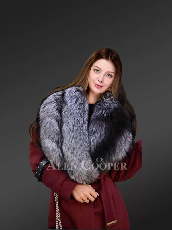 Woolen Coat for Women With Fox Fur Lapel – Sophistication At Its Peak - Image 4