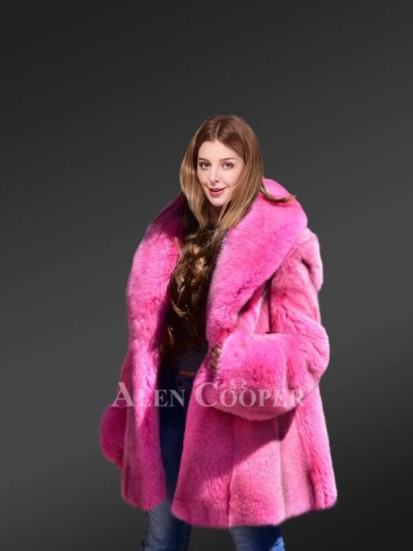 Long coat in fox fur for an enigmatic Look - Image 3