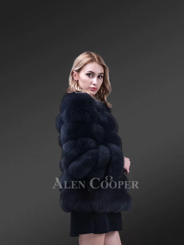 Fox Fur Coat in Paragraph Style - Warmly Exuding an Opulent Look - Image 3