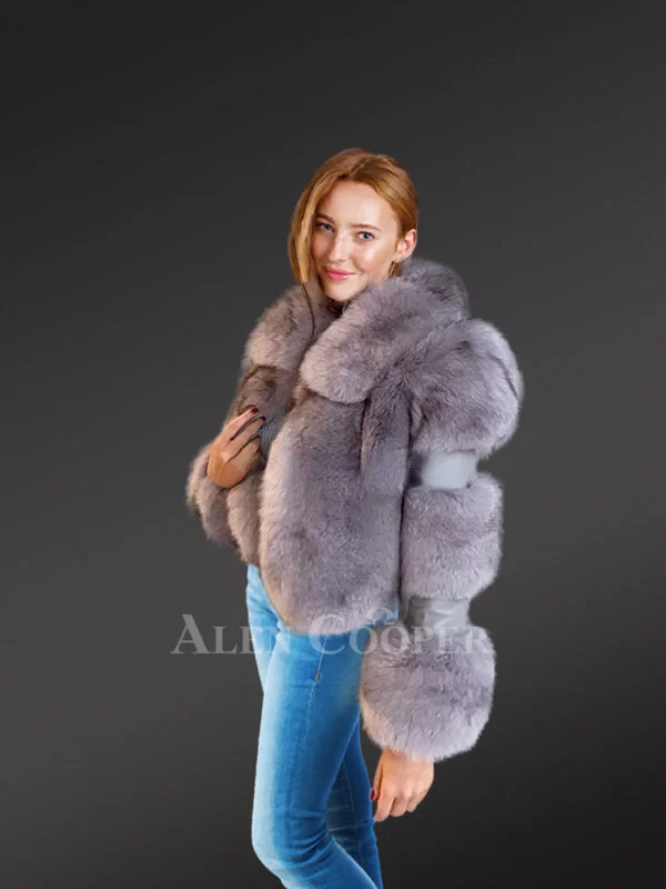 Womens Crop Coat In Fox Fur For A Trendy Look And Comfort - Image 2