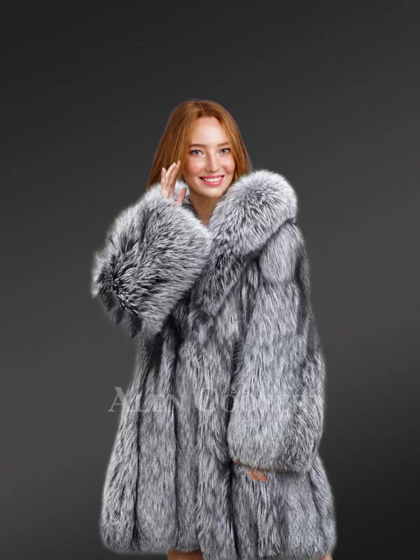 Long Blue Silver Fox Fur Coat for an Aristocratic Look - Image 3