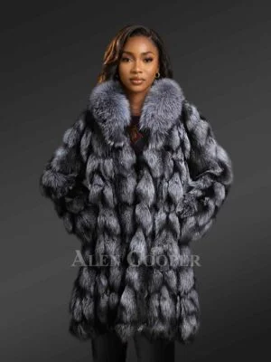 Turtleneck Fox Fur Coat to Look Majestic at All Times