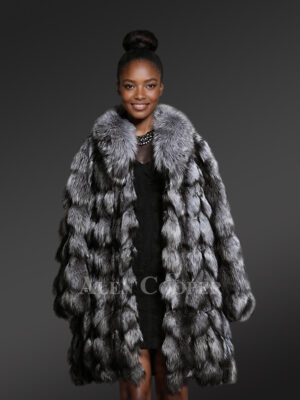 Turtleneck Fox Fur Coat to Look Majestic at All Times