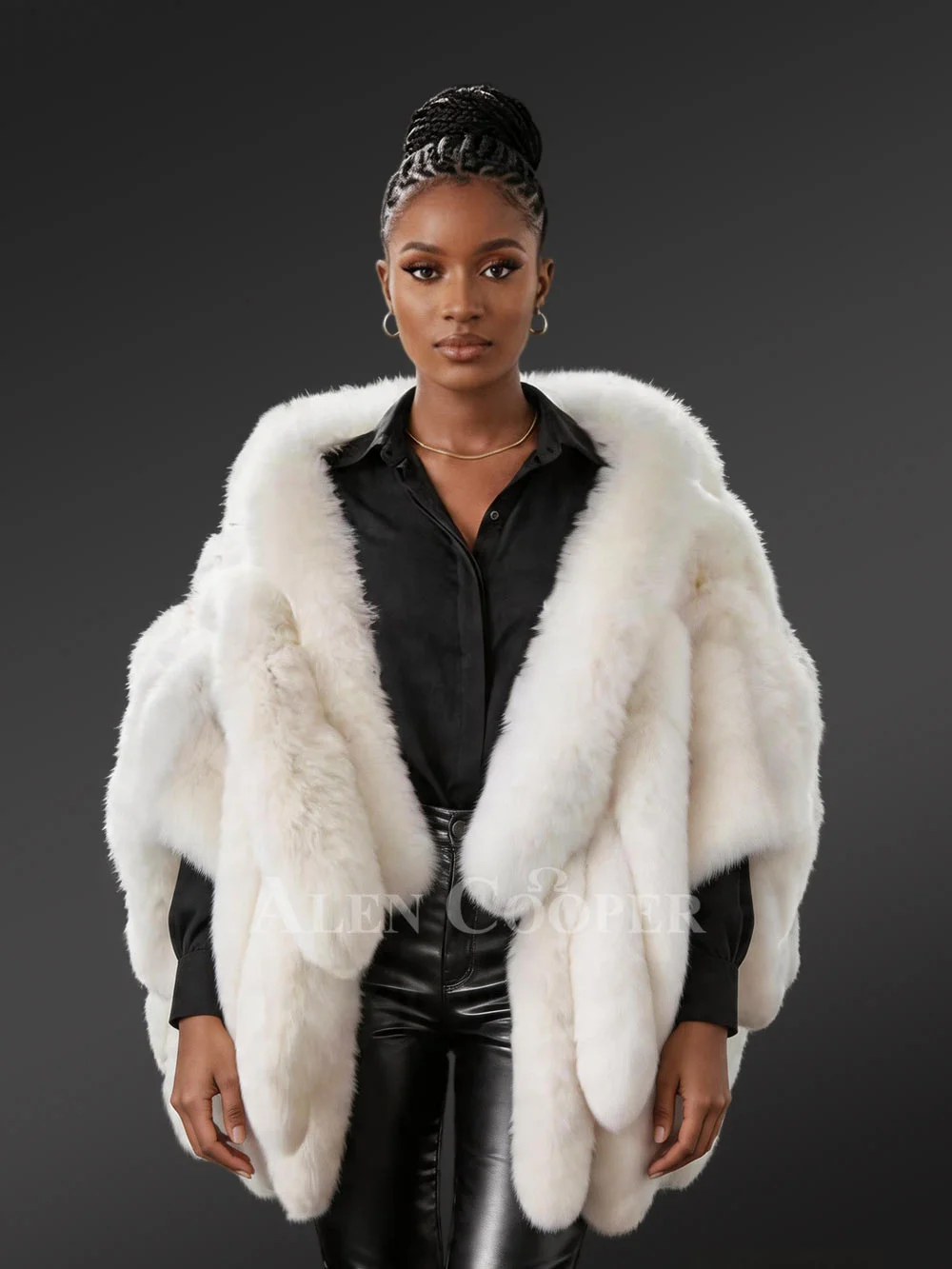 OFF-WHITE VIRGIL FOX ファー　コート36 Womens Fox Tail White Cape – Textured Glamour Redefined
