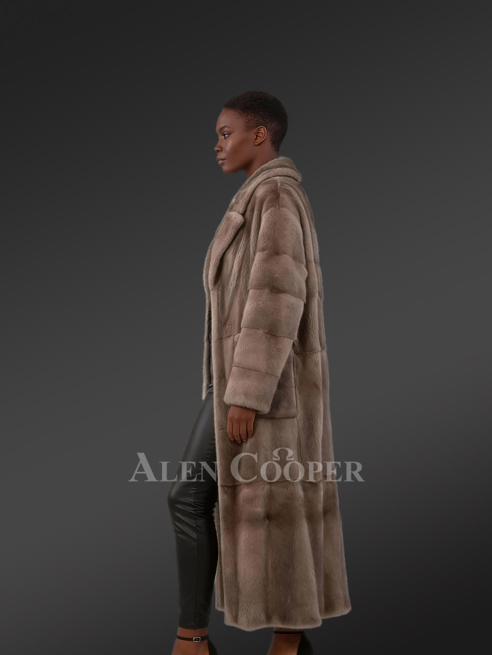 Women’s Full Pelt Mink Coat - Image 3
